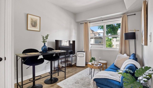 Stay Together with the Privacy of Two Fully Equipped Apartments