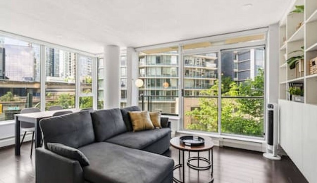 Steps to Rogers Arena | Stylish 1BR Downtown Condo