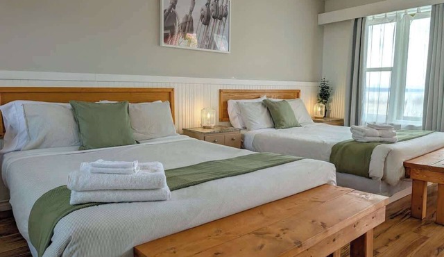 Studio 17 | 2 Min Waterfront | BBQ & Fireplace