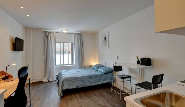 Studio Spacieux Laval, tout inclue, wifi, parking
