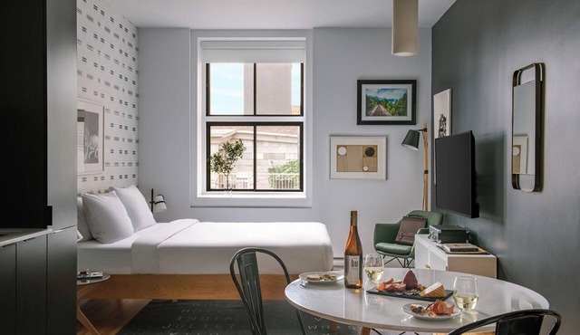 Studio w/Queen Bed|Old Montreal