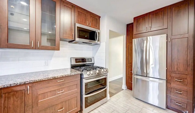 Stunning 3BR2WR @ Lakeview area