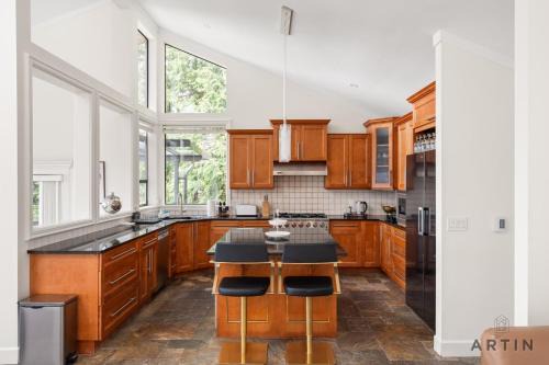 Stunning 4BR Retreat with Indoor Pool and Sauna