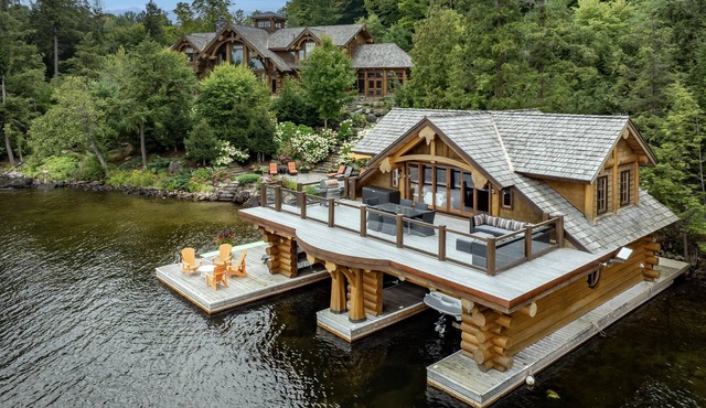 Stunning 8 bed 8 bath cottage on Lake Rosseau with boathouse!