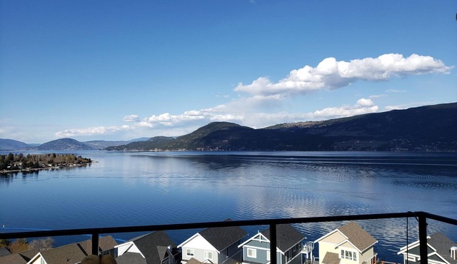 Stunning Lake/Mtn. View - 3 Bedroom Cozy House at La Casa Resorts