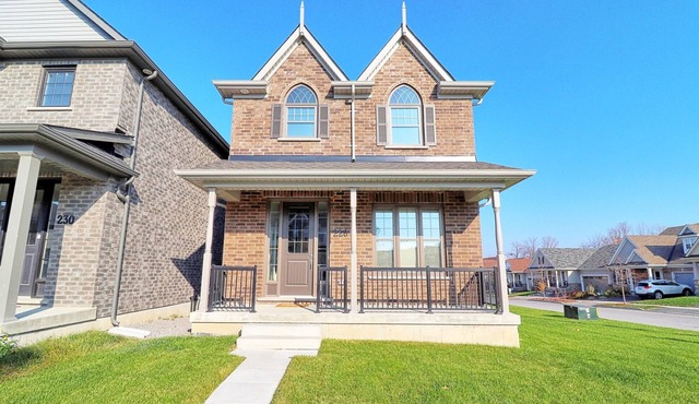 Stunning luxury home | Sleeps 8 | Premium location