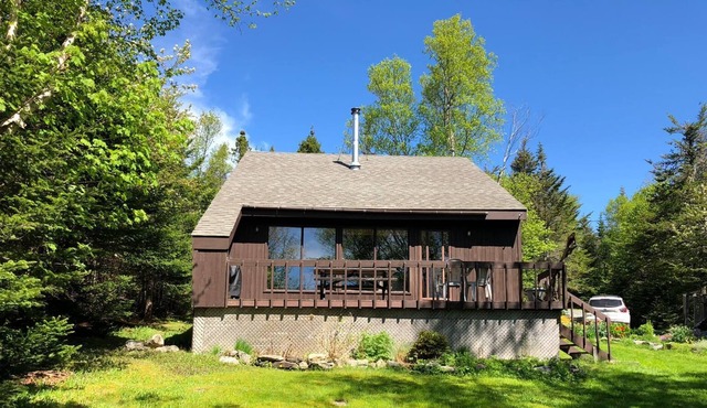 Stunning Water View ✨ Alcove Chalet On A Pond