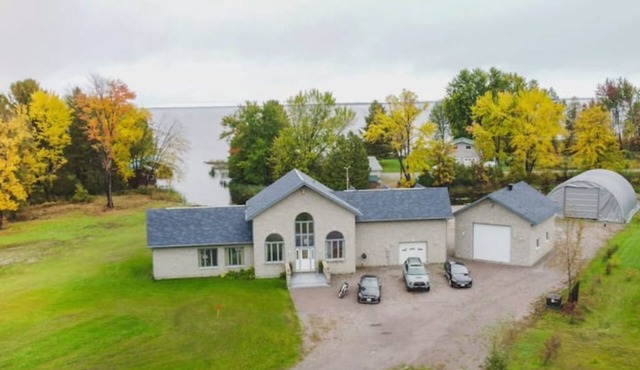 Sturgeon Falls Luxury Estate - Waterfront property in West Nipissing