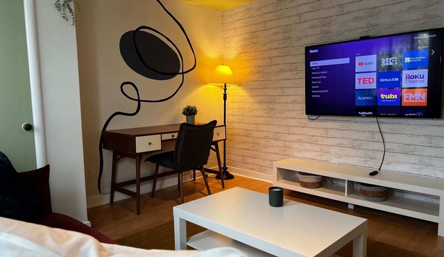Stylish 1-BDRM, Prime Location