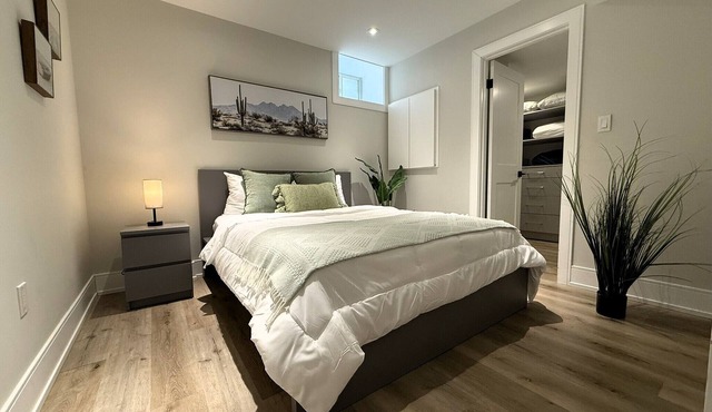 Stylish 1BR · Heart of Trinity Bellwoods