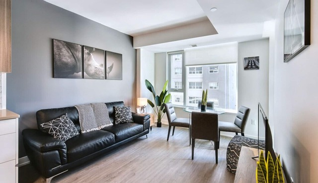 Stylish 1BR in Little Italy near Dows Lake