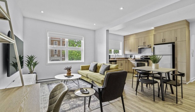 Stylish 2-Bedroom Haven by Jean Talon Market