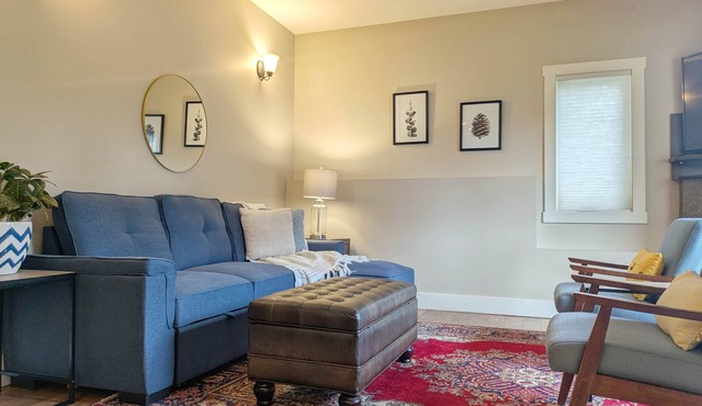 Stylish 2Bed 2Bath Near Hot Springs!