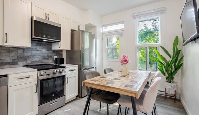 Stylish 4BR Unit Near Plateau & DT MTL