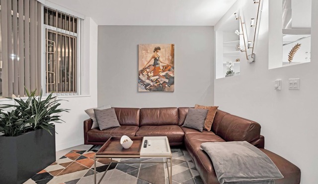 Stylish Coal Harbour Townhome in the Heart of Downtown Vancouver