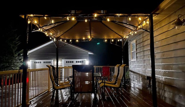 Stylish Honey Harbour Escape w/Hot Tub & Fire Pit