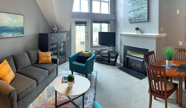 Stylish Loft With Scenic View - 315