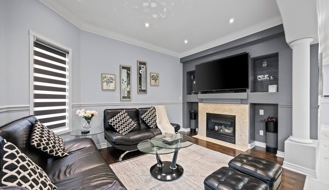 Stylish Mississauga Stay 4BR- Office + Patio + BBQ