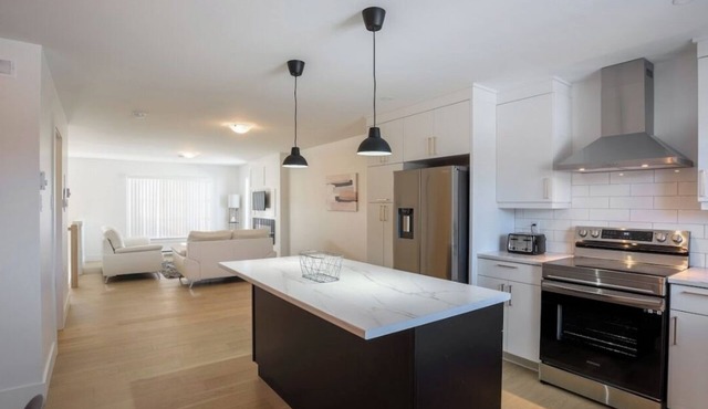 Stylish, Modern 3BR in Moncton