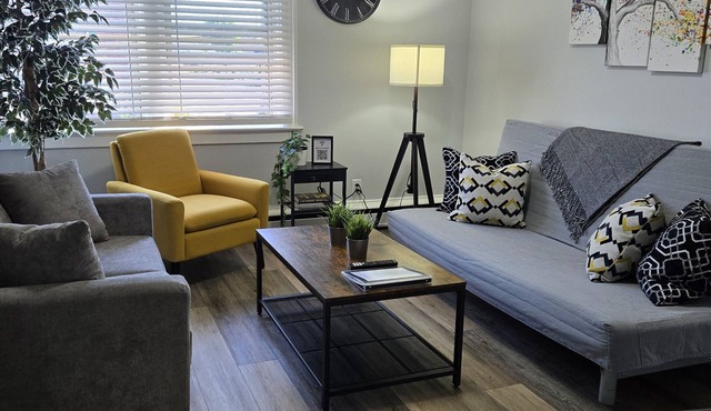 Stylish Modern Gem in Downtown