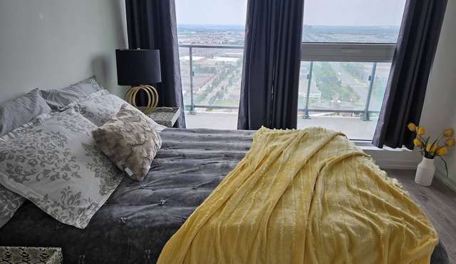 Stylish New Condo up to 4 People