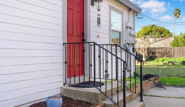 Stylish Private Studio Minutes to Downtown & UCD Med Center in Sacramento