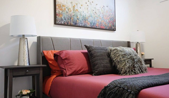 Stylish Retreat w/King Bed|Long Stays|WEM|Disney+