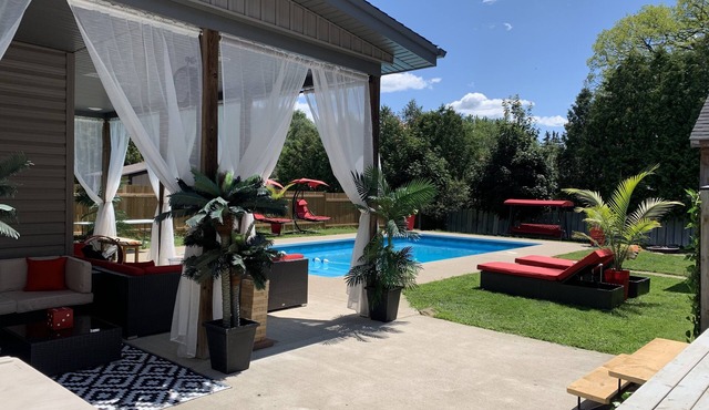 Suburban Oasis with Private Pool, Jacuzzi & Gym!