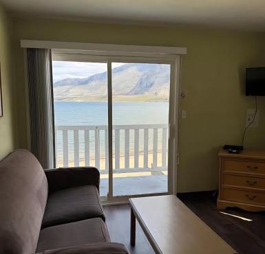 Suite 16 Green Gables Resort Lake View Retreat