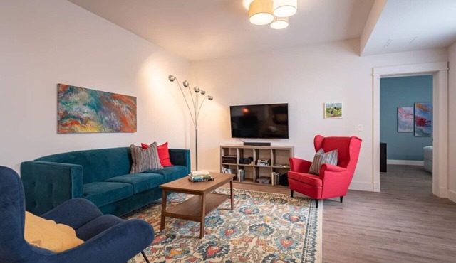 Suite 202 - 470 Main