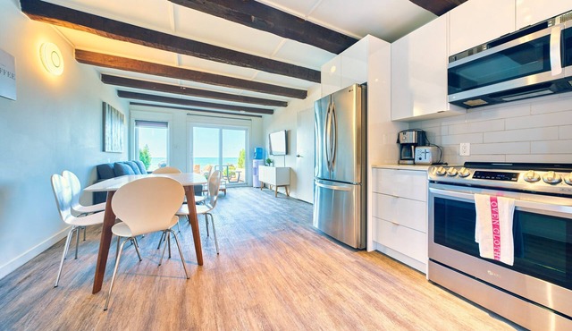 Suite 205: Beautiful 3-Bedroom Beachfront Townhouse