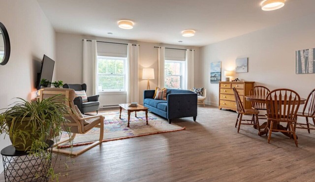 Suite 303 - 470 Main