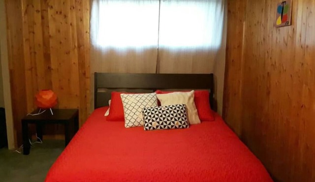 Suite With Private Entrance 20 min to YYC Airport