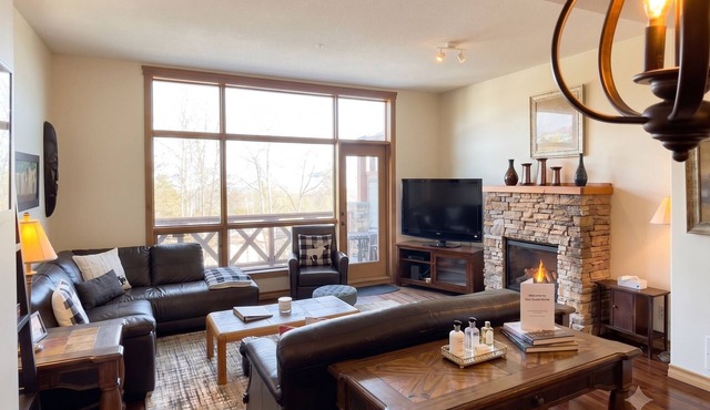 SullivanStone 34 - Golf - Ski - Hike - Chill - Private Hot Tub - Sleeps 10