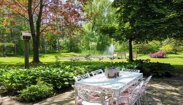 Summer Resort Style Living - Private & Serene, Sauna, Outdoor Bar & Firepit