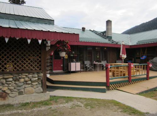 Summit River Lodge & Campsites