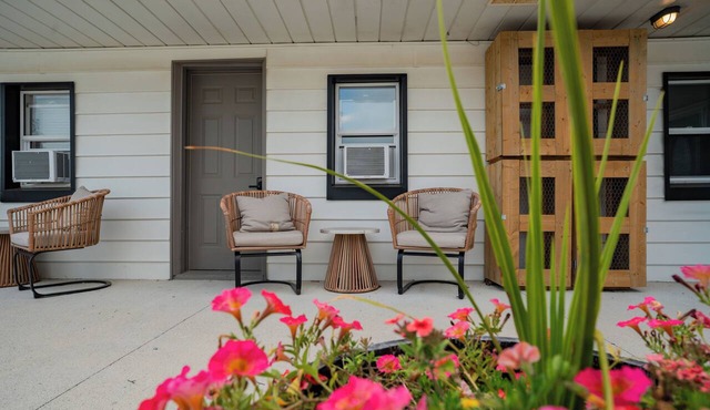 Sun & Surf Suite - 1 Bedroom Apartment