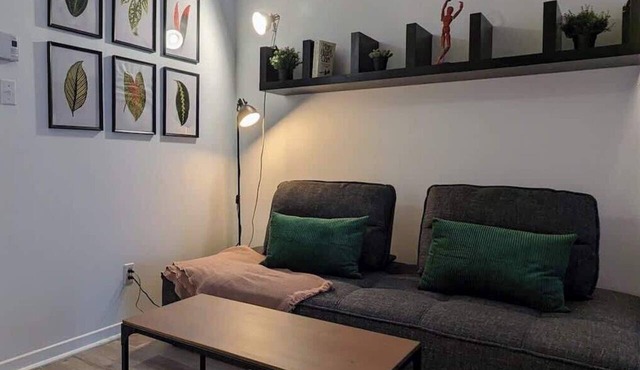Sunny Top-Floor Apartment Near Metro & Shops