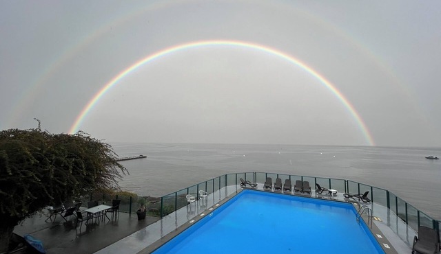 Sunrise Cove Apt at Inn of The Sea | Seaview, pool, hot tub & more