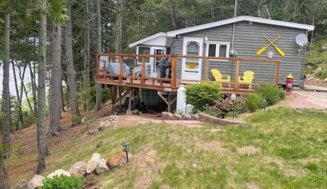 Sunset Bend Waterfront cottage in Carters Point