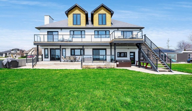 Sunset Cove Waterfront Retreat