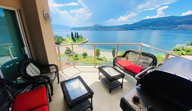 Sunset Waterfont Resort 12. Luxury Lakeside, stunning 3 bed/2bath Kelowna Condo.
