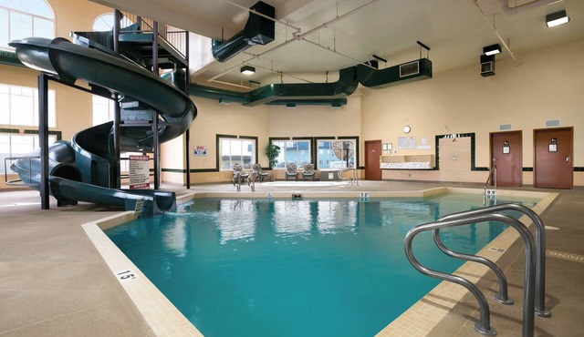 Super 8 by Wyndham Fort Nelson BC
