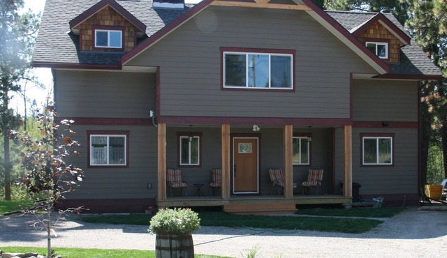 Superb, Spacious Retreat - Near Fernie & Lake Koocanusa, B.C.