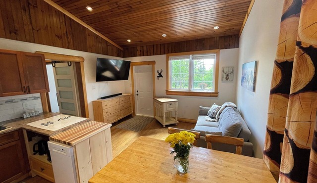 Sutherlands Lake Chalet, the perfect getaway from the everyday! in Londonderry