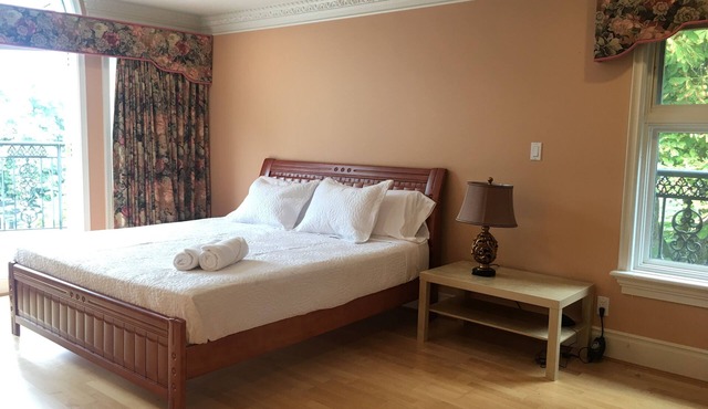 t Vancouver (UBC) one bed room in luxury house B