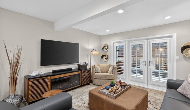 🌿 Tarrytown Condo Near Downtown + Lady Bird Lake | Tarrytown Comfort 🌵 in Austin