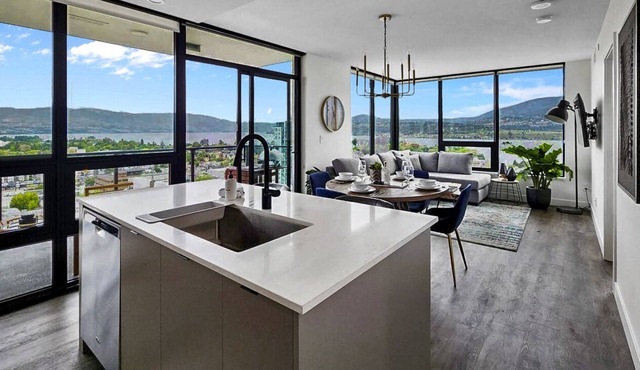 The 19 + Lake View + Downtown + Corner Unit