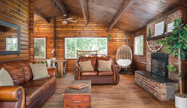 The Alder Lodge - Hot tub, shuffleboard, air hockey, bbq, dogs-ok in Sandy