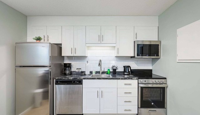 The Alpine - Central Collingwood Condo